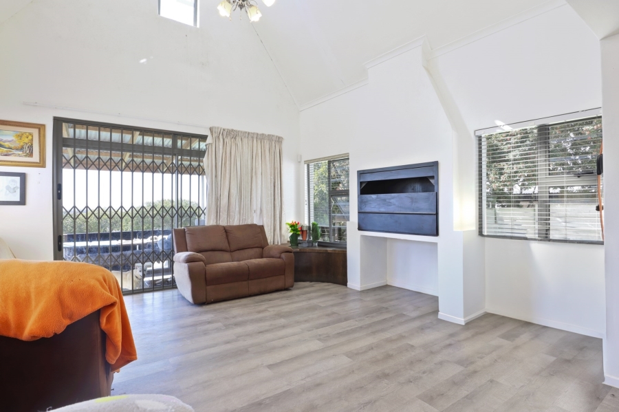 5 Bedroom Property for Sale in Darling Western Cape